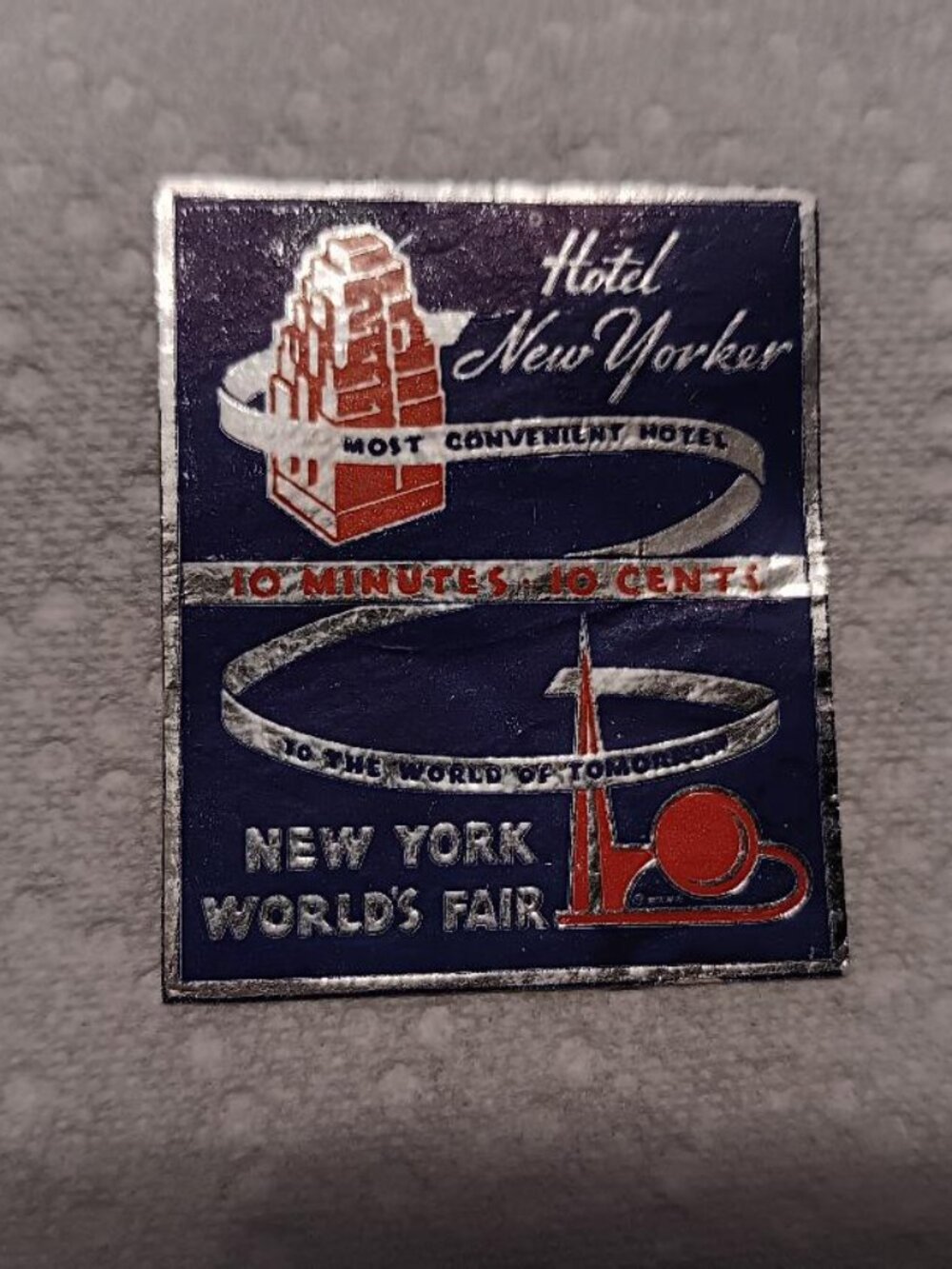 Vintage 1939 - 1940 New York World's Fair Luggage Decal Sticker Hotel New Yorker